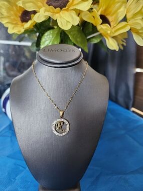 Limoges Gold and Crystal 'R' Circle Pendant Necklace